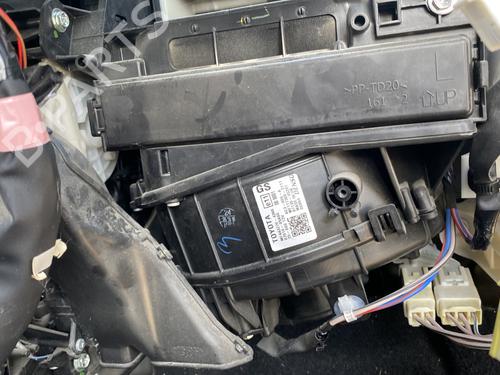 Heater matrix box TOYOTA AURIS Estate (_E18_) 1.6 D4-D (WWE185_) | BP29341373M61 