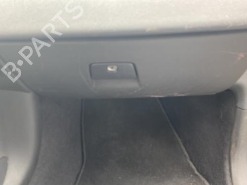 Used Glove box VOLVO S40 II (544) 2.0 D (136 hp) 27319108