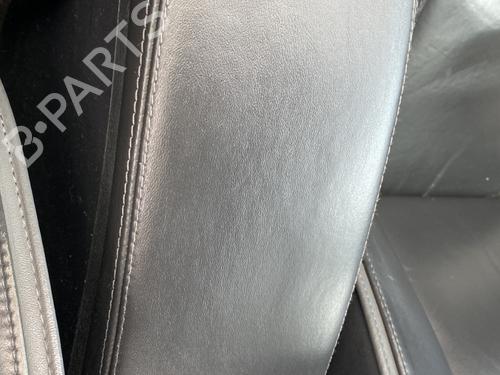 Used Armrest / Center console RENAULT LAGUNA II (BG0/1_) 1.9 dCi (BG1A, BG1W, BG0G) (110 hp) 30965226