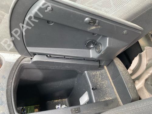 Used Armrest / Center console Armrest / Center console 38940636 38940636
