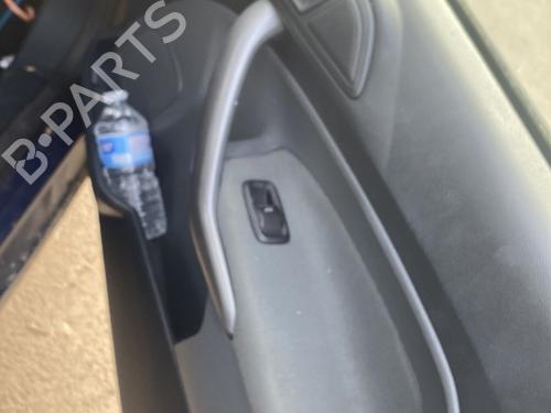 Høyre frontpanel FORD FIESTA VI (CB1, CCN) 1.25 (82 hp) 32785372