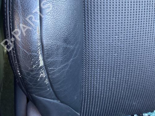Right front seat PEUGEOT 308 SW I (4E_, 4H_) 1.6 HDi | BP24827173C16