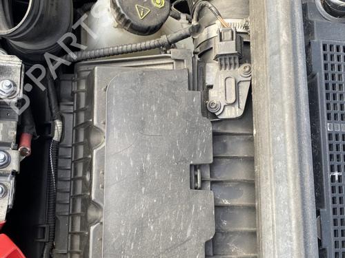 Used Air filter box Air filter box RENAULT MEGANE IV Hatchback (B9A/M/N_) 1.6 dCi 130 (B9A4) (130 hp) 32752996 32752996