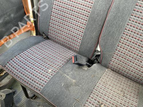 Used Rear seat RENAULT TRAFIC Van (T_, P_, V_) 2.1 D (58 hp) 28817127