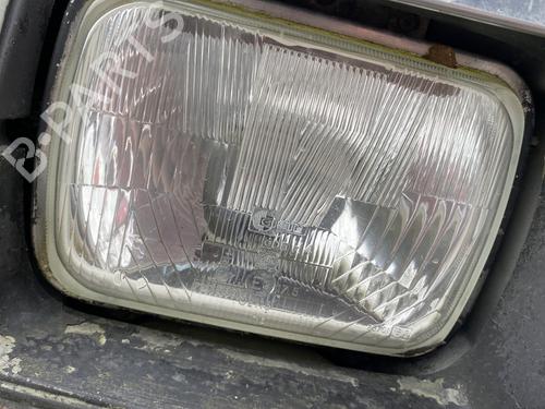 Used Right headlight Right headlight JEEP CHEROKEE (XJ) 2.1 TD (87 hp) 32439556 32439556