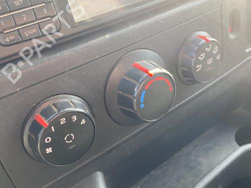 Used Climate control RENAULT MASTER III Van (FV) 2.3 dCi 145 FWD (FV0E, FV0F, FV0H, FV02, FV0M, FV0S,... (146 hp) 32493886