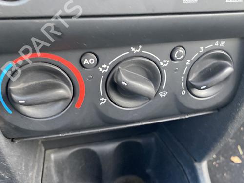 Used Climate control RENAULT CLIO II (BB_, CB_) 1.5 dCi (B/C2J) (68 hp) 29490182
