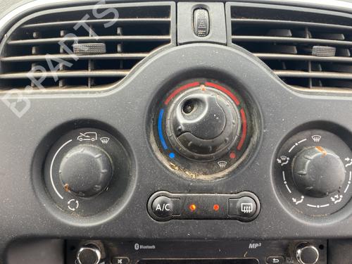 Climate control RENAULT KANGOO Express (FW0/1_) 1.5 dCi 90 (FW0G, FW05, FW08, FW11) | BP32439523I5 - Image 3