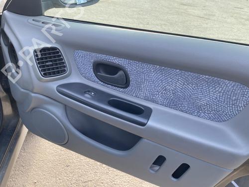 Forreste højre beklædning RENAULT LAGUNA I (B56_, 556_) 1.6 16V (B568, B561) (107 hp) 32734293