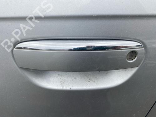 front-left-exterior-door-handle-audi-a3-sportback-8pa-2004-2005-2006-2007-2008-2009-2010-2011-2012-2013-2014-2015-40268528 main image