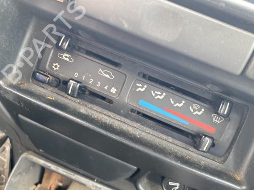 Used Climate control FORD MAVERICK (UDS, UNS) 2.7 TD (125 hp) 25270903