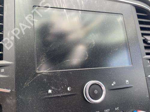 Used Display monitor RENAULT MEGANE IV Hatchback (B9A/M/N_) 1.5 dCi 110 (B9A3) (110 hp) 26685892