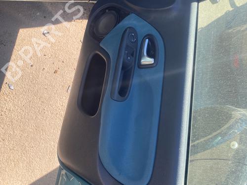 Høyre frontpanel Høyre frontpanel RENAULT CLIO II (BB_, CB_) [1998-2016] 34220669 34220669