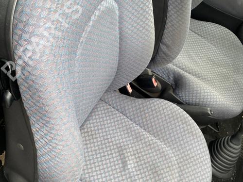 Asiento delantero derecho FORD KA (RB_) 1.3 i (60 hp) 32189610