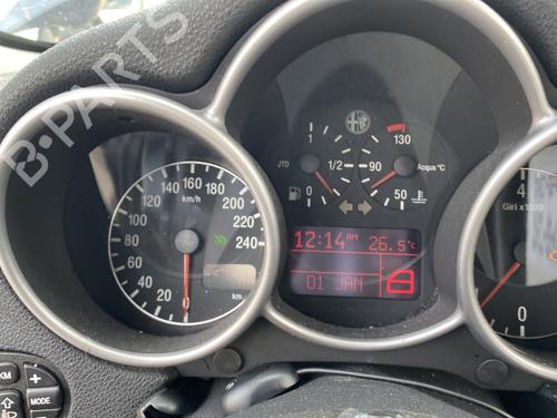 Used Instrument cluster ALFA ROMEO 147 (937_) 1.9 JTD 16V (937.AXG1B, 937.BXG1B) (140 hp) 25873235