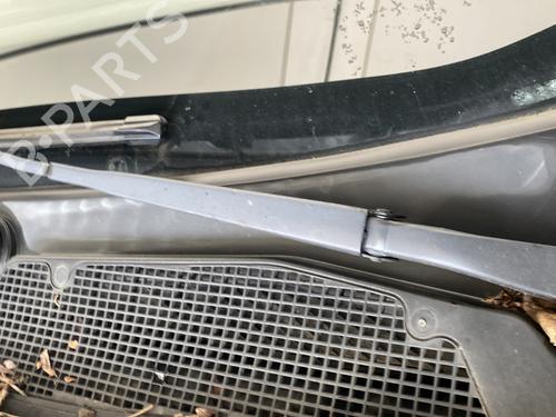 Used Front wiper motor RENAULT MEGANE III Grandtour (KZ0/1) 1.5 dCi (KZ09, KZ0D, KZ1G, KZ29, KZ14, KZ1W, KZ10, KZ1F,... (110 hp) 32170422