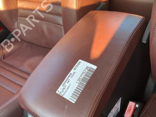 Used Armrest / Center console Armrest / Center console PEUGEOT 407 Coupe (6C_) 2.2 16V (163 hp) 40530409 40530409