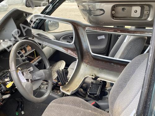 Garniture avant droite SUZUKI GRAND VITARA I (FT, HT) 2.0 TD 4x4 (SQ420D) | BP22127138C59 