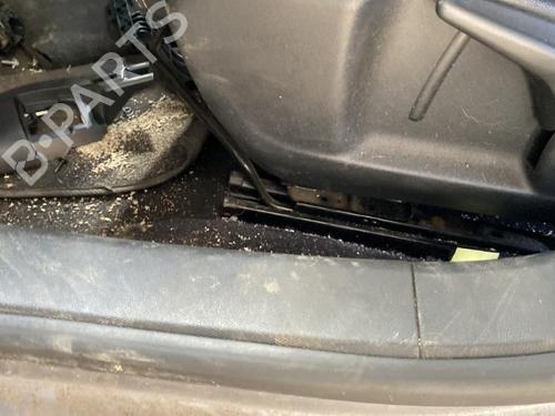 Rubber door seal PEUGEOT 308 SW II (LC_, LJ_, LR_, LX_, L4_) 1.2 THP 130 | BP22123140C142