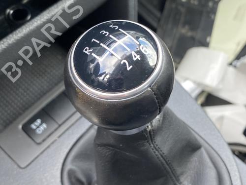 Used Gear lever VW TOURAN (1T1, 1T2) 2.0 TDI (140 hp) 28614171