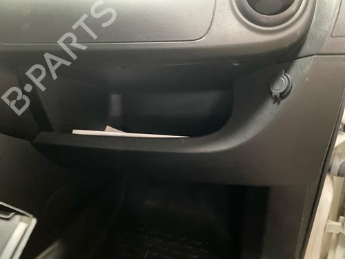 Used Glove box Glove box 39570352 39570352