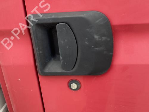 Used Front right exterior door handle Front right exterior door handle IVECO DAILY III Platform/Chassis 35 S 11,35 C 11 (A2FC13AA, A6FBU4AB, A2NB14A1, A2ND13A1,... (106 hp) 27608348 27608348