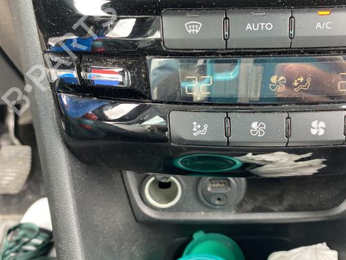 Climate control PEUGEOT 208 I (CA_, CC_) 1.2 VTI 82 | BP25281207I5 