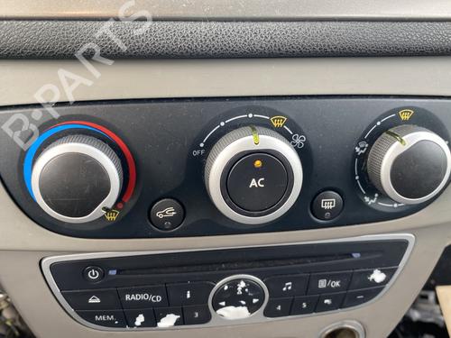 climate-control-renault-megane-iii-hatchback-bz01_-b3_-2008-29893532 main image