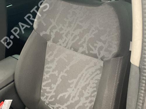 Siège avant gauche PEUGEOT 3008 I MPV (0U_) 1.6 HDi (114 hp) 32367108