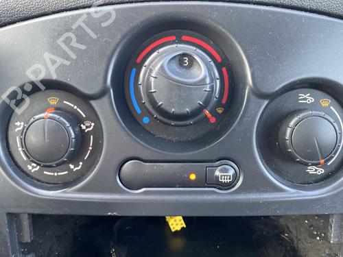 Used Climate control Climate control RENAULT CLIO III (BR0/1, CR0/1) 1.5 dCi (BR17, CR17) (86 hp) 30261121 30261121