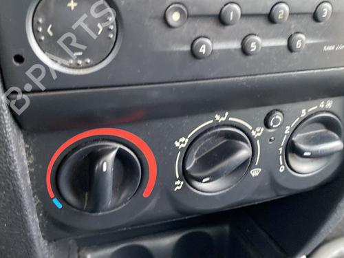 AC Styreenhet / Manøvreringsenhet RENAULT CLIO II (BB_, CB_) 1.4 16V (B/CB0P, BB13) (98 hp) 30793330