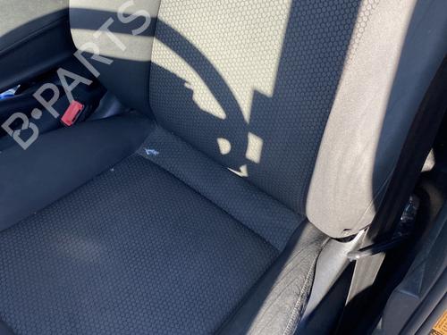 Sæde venstre fortil AUDI A1 Sportback (8XA, 8XF) 1.6 TDI (90 hp) 24373120