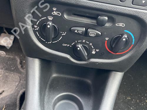 Climate control PEUGEOT 206+ (2L_, 2M_) 1.4 HDi eco 70 | BP21666476I5