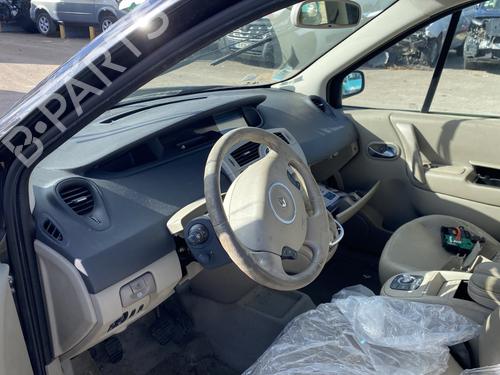 Front right quarter glass RENAULT GRAND SCÉNIC II (JM0/1_) 2.0 dCi (JM1K) | BP29913697C112