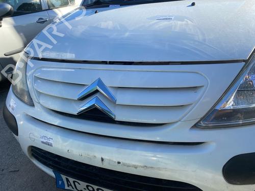 Grill Grill CITROËN C3 I (FC_, FN_) 1.4 HDi (68 hp) 39086380 39086380