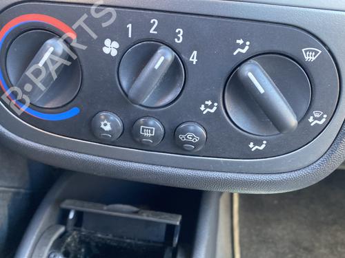 Used Climate control Climate control OPEL CORSA C (X01) 1.7 DTI (F08, F68) (75 hp) 23785096 23785096