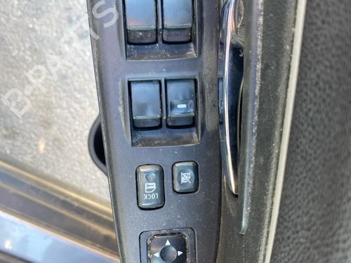 Used Left front window switch Left front window switch CITROËN C4 AIRCROSS 1.6 HDi 115 AWC (114 hp) 39702850 39702850