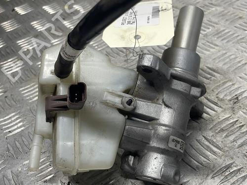 Used Brake master cylinder Brake master cylinder PEUGEOT 308 SW II (LC_, LJ_, LR_, LX_, L4_) 1.2 THP 130 (131 hp) 23785756 23785756