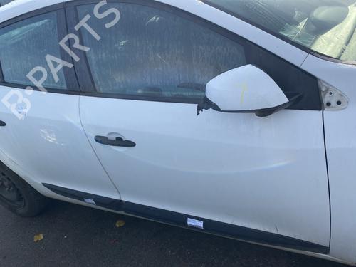 right-front-door-renault-megane-iii-hatchback-bz01_-b3_-2008-29893514 main image