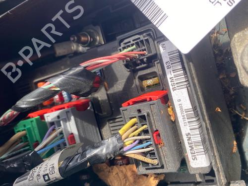 Used Fuse box Fuse box 35960900 35960900