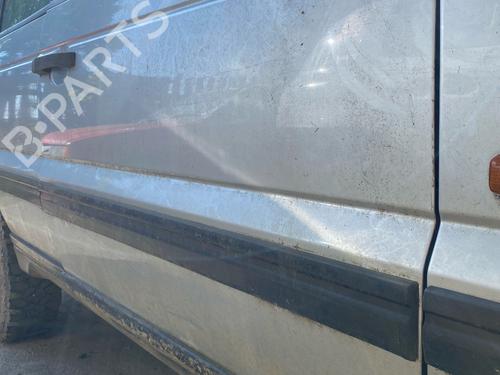 Used Right front door Right front door 37527208 37527208