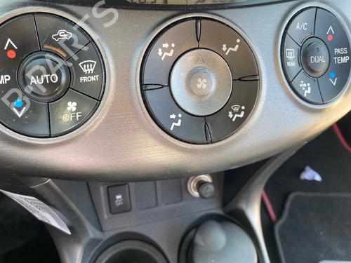 AC Styreenhet / Manøvreringsenhet AC Styreenhet / Manøvreringsenhet TOYOTA RAV 4 III (_A3_) 2.2 D 4WD (ALA30_, ALA30R) (150 hp) 37588585 37588585