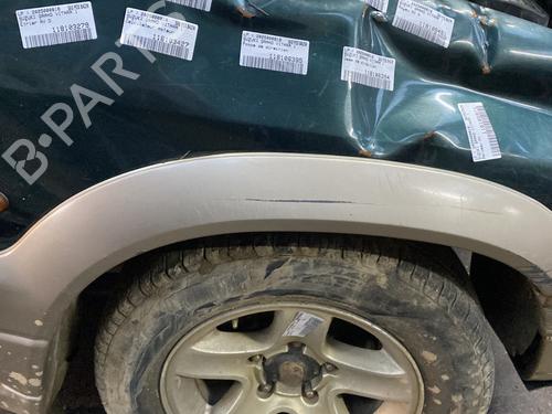 Used Front right wheel arch trim SUZUKI GRAND VITARA I (FT, HT) 2.0 TD 4x4 (SQ420D) (87 hp) 30939274