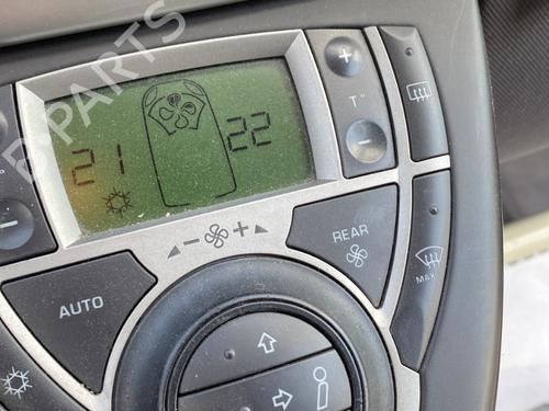 climate-control-peugeot-807-eb_-2002-25771455 main image