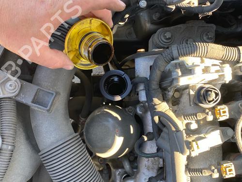 Used Cylinder head Cylinder head 37078744 37078744