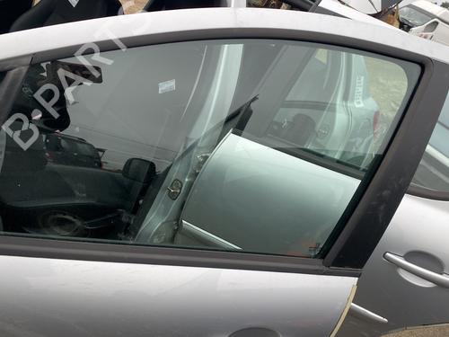 Used Front left door window Front left door window 30931299 30931299