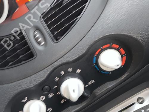 climate-control-renault-twingo-ii-cn0_-2007-23784047 main image