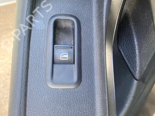 Used Right front window switch Right front window switch 38228522 38228522