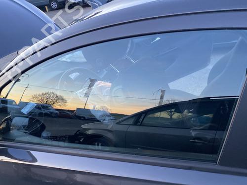 BP29959098C18 main image