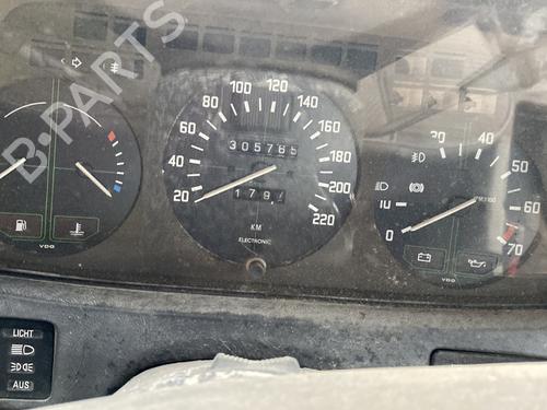 Used Instrument cluster Instrument cluster BMW 7 (E23) 728 i (184 hp) 29757208 29757208